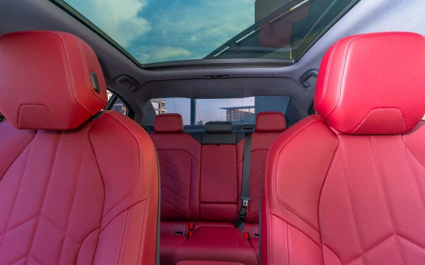  Black BMW 520i Photo 9