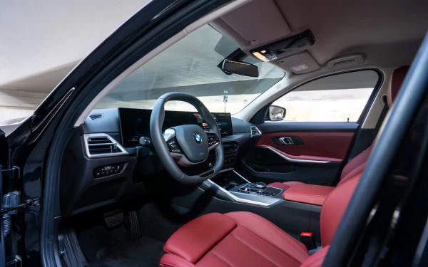  Black BMW 318i Photo 9