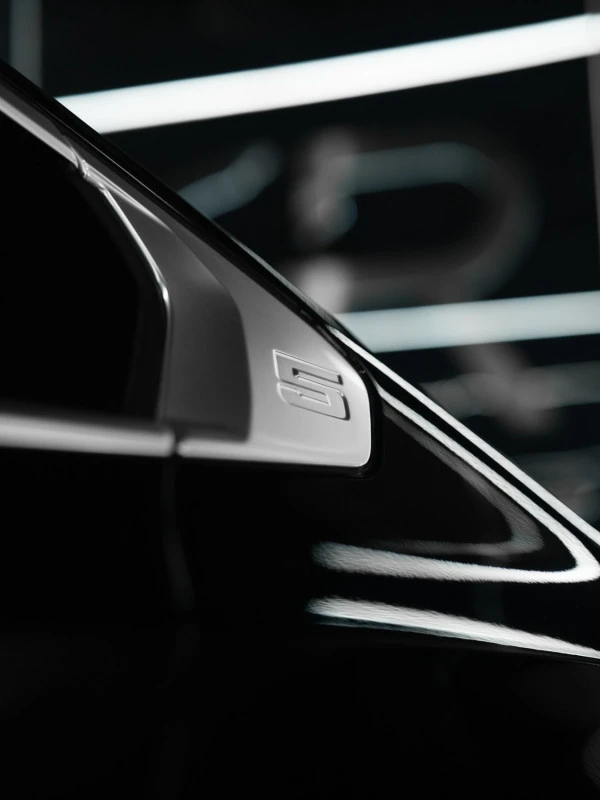  Black BMW 520i Photo 9