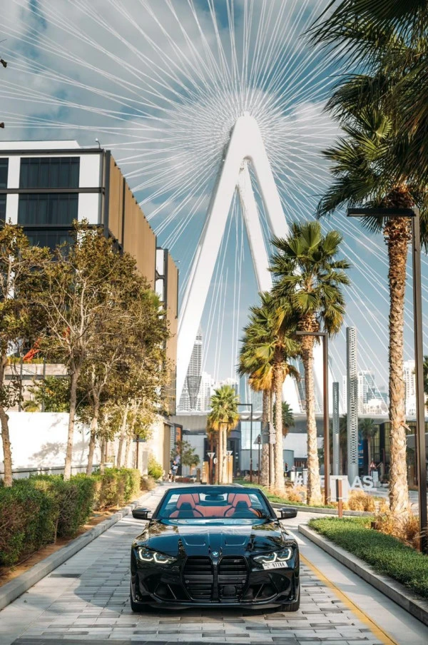  Black BMW 4M Sport Competition cabrio Photo 4