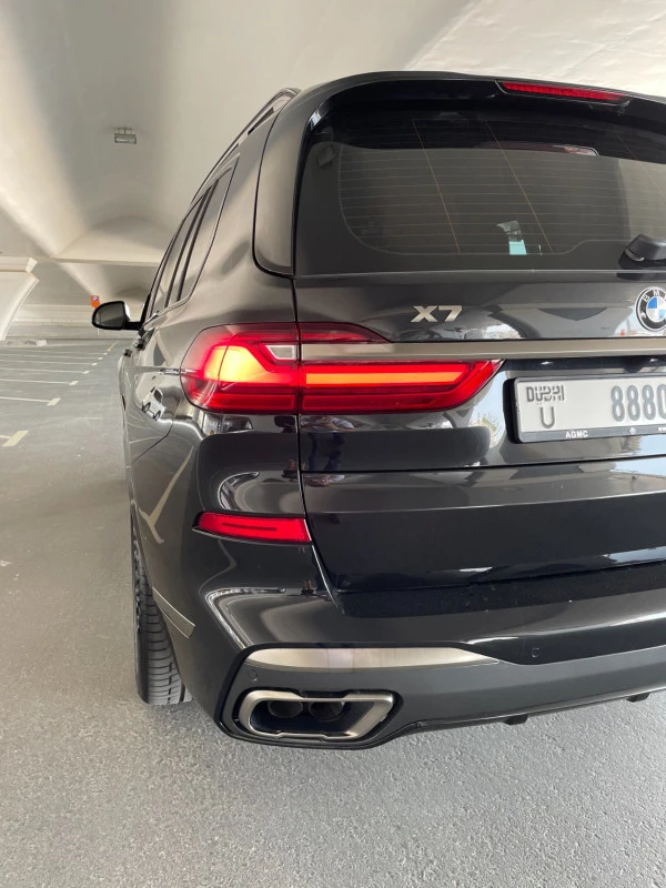  Black BMW X7 M50i Photo 4