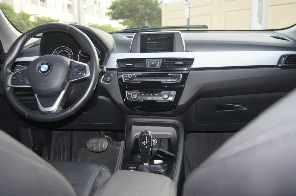  Negro BMW X1 Photo 5