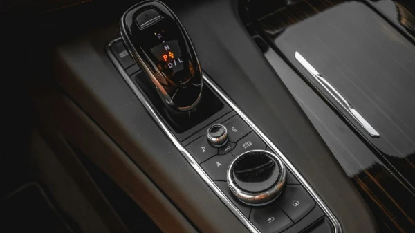  Black Cadillac Escalade Photo 5