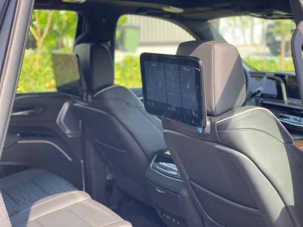  Black Cadillac Escalade Photo 4