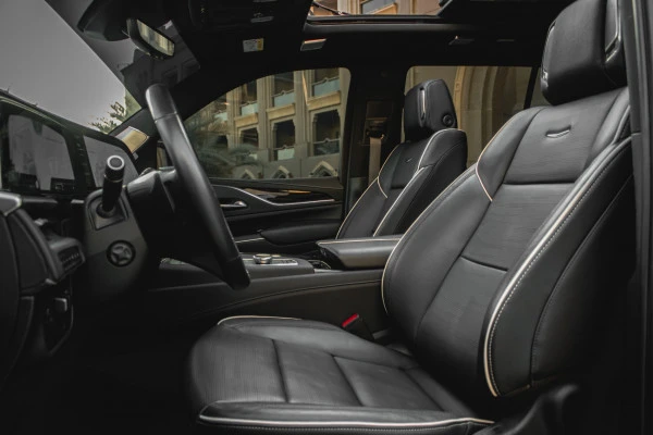  Black Cadillac Escalade Photo 3