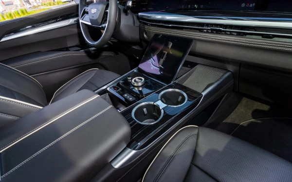  Black Cadillac Escalade ESV Photo 10