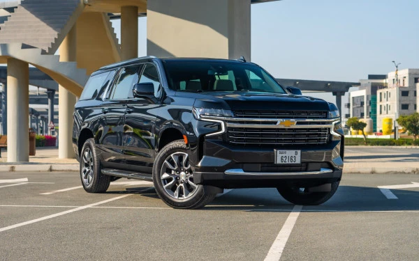  Black Chevrolet Suburban Photo 2