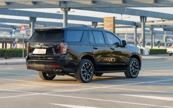  Noir Chevrolet Tahoe RST Photo 3