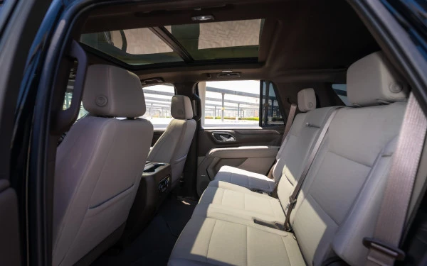  Black Chevrolet Tahoe Photo 6