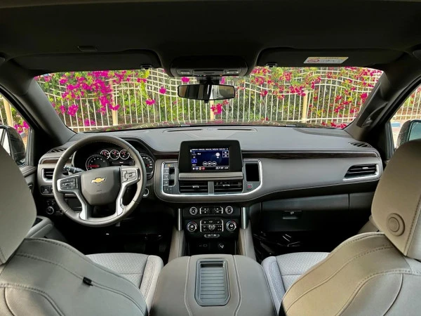  Black Chevrolet Tahoe Photo 5