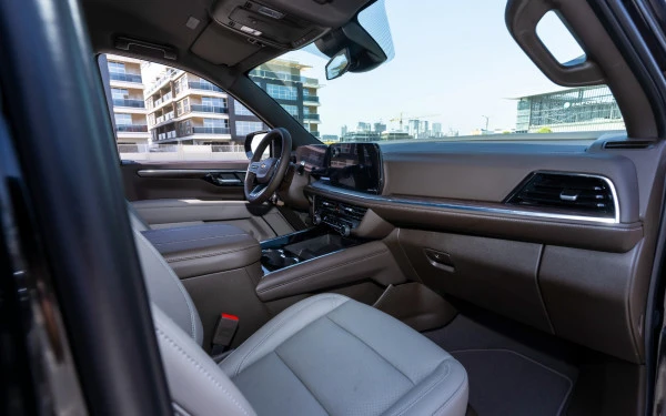  Black Chevrolet Tahoe Photo 14