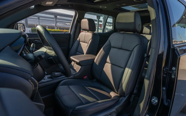  أسود شفروليه ترافيرس Photo 4