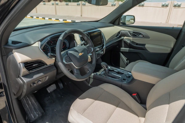  Black Chevrolet Traverse Photo 6