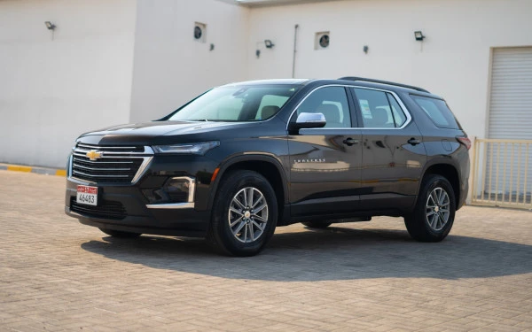  Black Chevrolet Traverse Photo 3