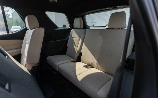  Black Chevrolet Traverse Photo 6