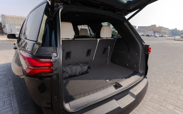  Black Chevrolet Traverse Photo 7