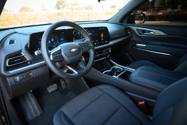  أسود شفروليه ترافيرس Photo 6