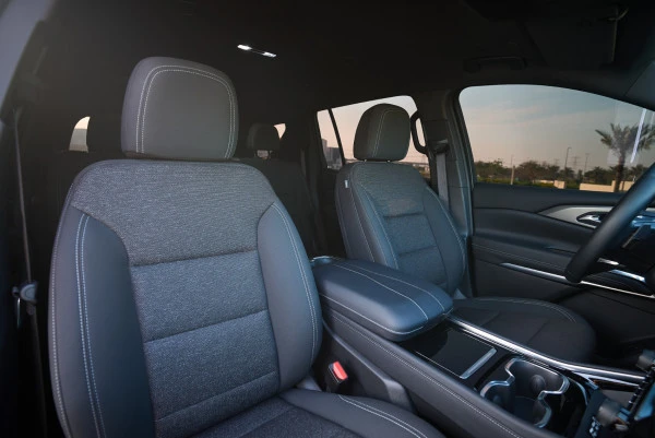  أسود شفروليه ترافيرس Photo 7