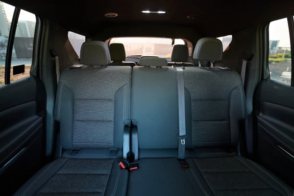  أسود شفروليه ترافيرس Photo 9