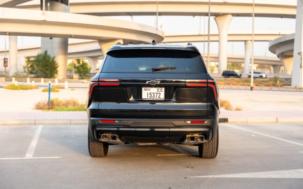  Black Chevrolet Traverse Photo 4