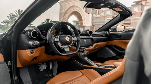  Negro Ferrari Portofino Rosso Photo 7