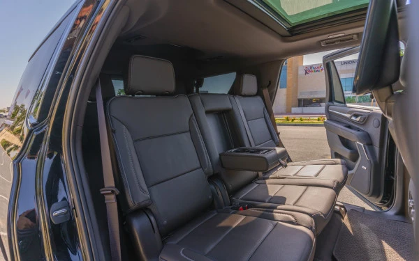  Black GMC Yukon Denali Photo 9