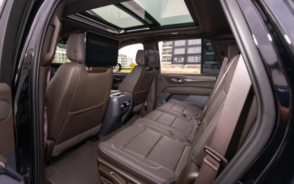  Black GMC Yukon Denali Photo 6