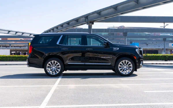  Black GMC Yukon Denali Photo 2