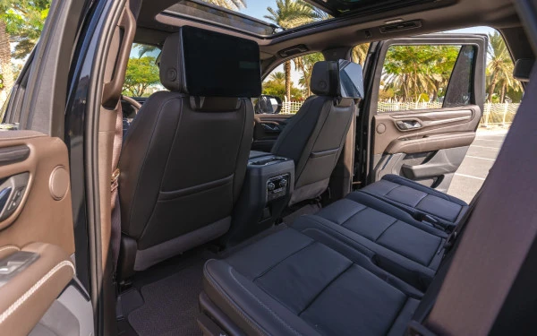  Black GMC Yukon Denali Photo 5