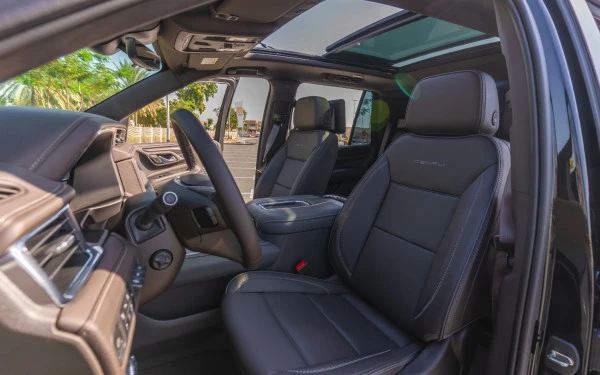  Black GMC Yukon Denali Photo 6