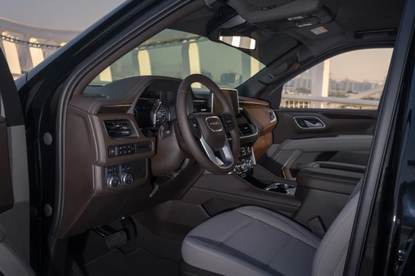  Black GMC Yukon Photo 3