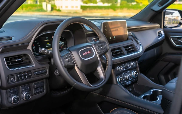  Black GMC Yukon AT4 Photo 5