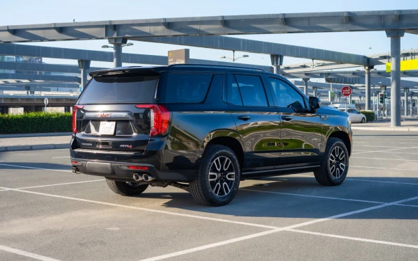  Black GMC Yukon AT4 Photo 3