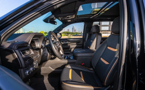  Black GMC Yukon AT4 Photo 5