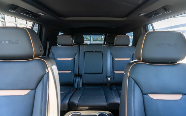  Black GMC Yukon AT4 Photo 8