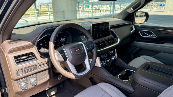  Black GMC Yukon Photo 8