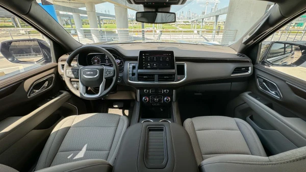  Black GMC Yukon Photo 8