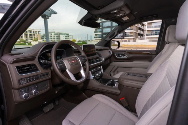  Black GMC Yukon Photo 5