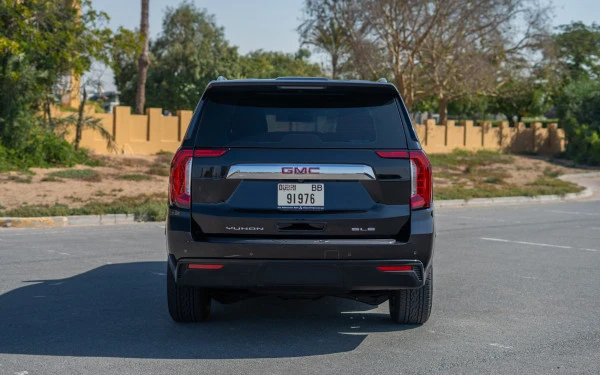  Black GMC Yukon Photo 5