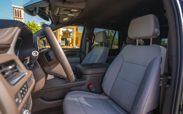  Black GMC Yukon Photo 7