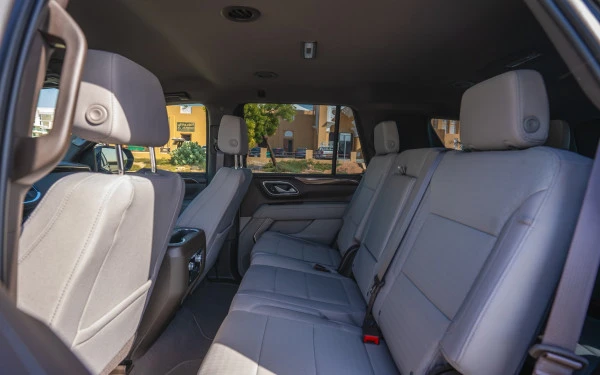  Black GMC Yukon Photo 8