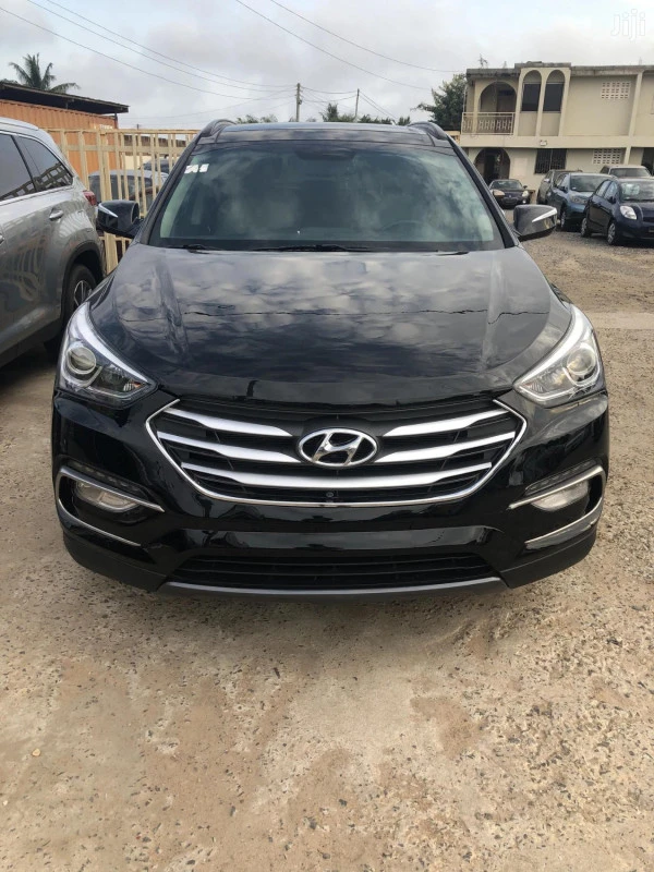  Black Hyundai Santa Fe Photo 5