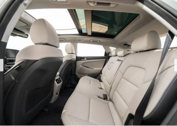  Schwarz Hyundai Tucson Photo 13