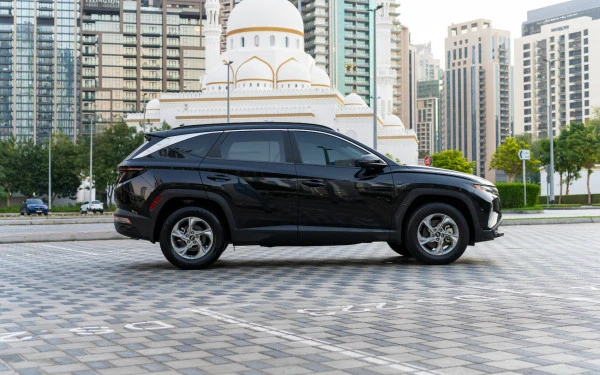 Black Hyundai Tucson Photo 2