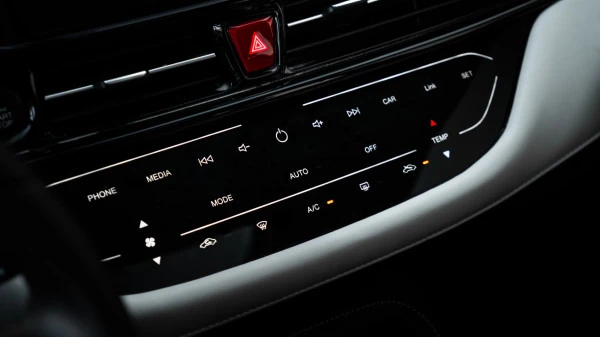  Black JAC JS4 Photo 6