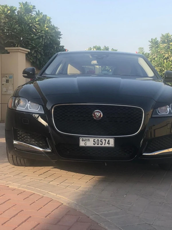  Black Jaguar XF Photo 2
