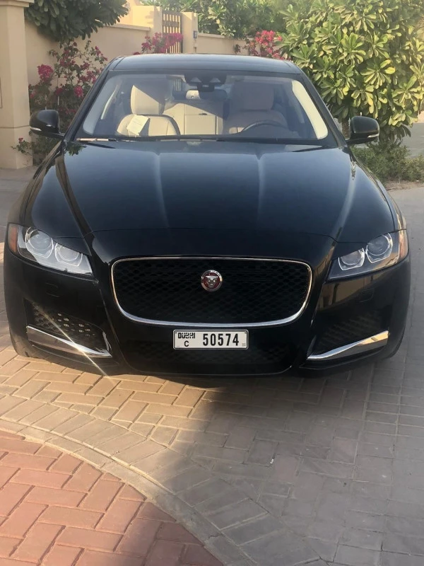  Black Jaguar XF Photo 4