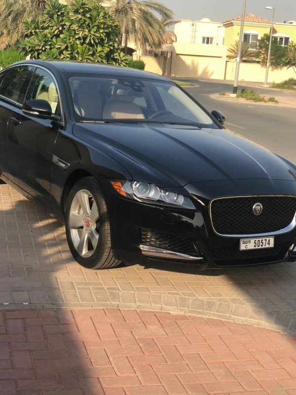  Black Jaguar XF Photo 5