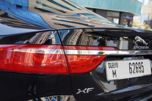  Black Jaguar XF Photo 6