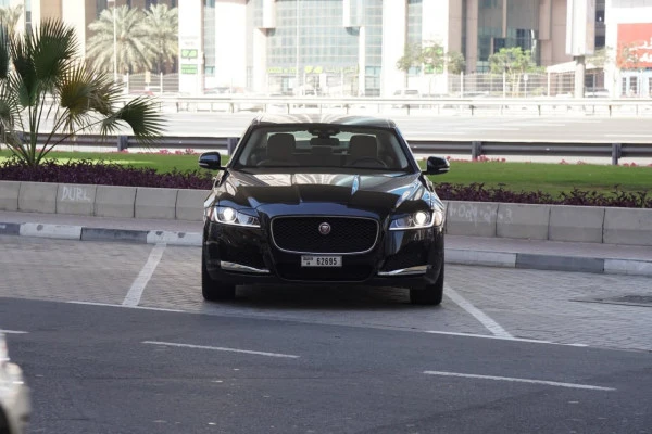  Nero Jaguar XF Photo 2